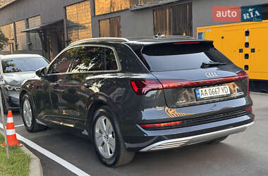 Внедорожник / Кроссовер Audi e-tron 2019 в 