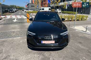 Внедорожник / Кроссовер Audi e-tron 2020 в 