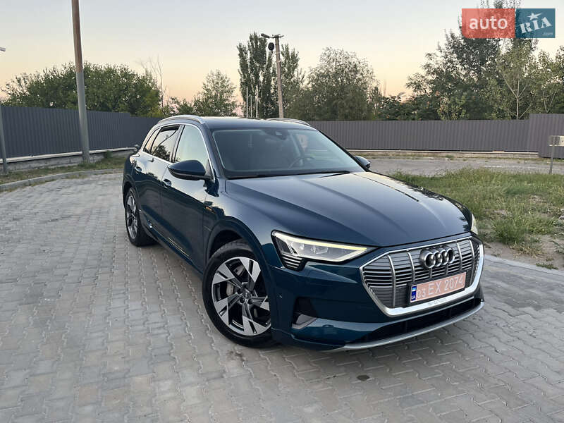 Позашляховик / Кросовер Audi e-tron 2020 в Дніпрі