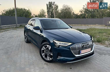 Внедорожник / Кроссовер Audi e-tron 2020 в 