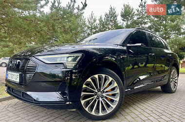 Внедорожник / Кроссовер Audi e-tron 2019 в 
