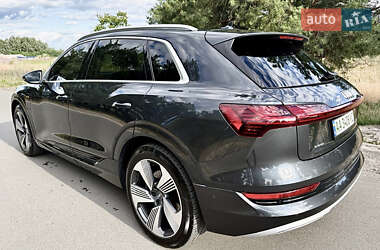 Позашляховик / Кросовер Audi e-tron 2019 в Києві