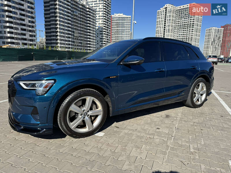 Audi e-tron 2019