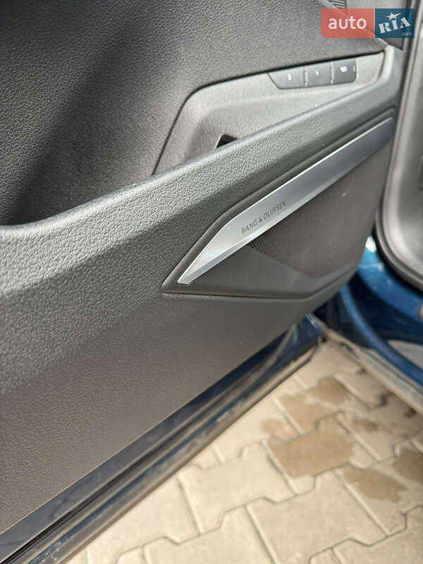 Позашляховик / Кросовер Audi e-tron 2019 в Києві фото 34 Позашляховик / Кросовер Audi e-tron 2019 в Києві