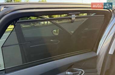 Позашляховик / Кросовер Audi e-tron 2021 в 