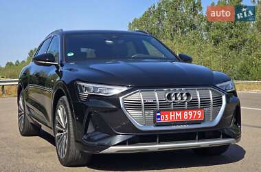 Внедорожник / Кроссовер Audi e-tron 2021 в 