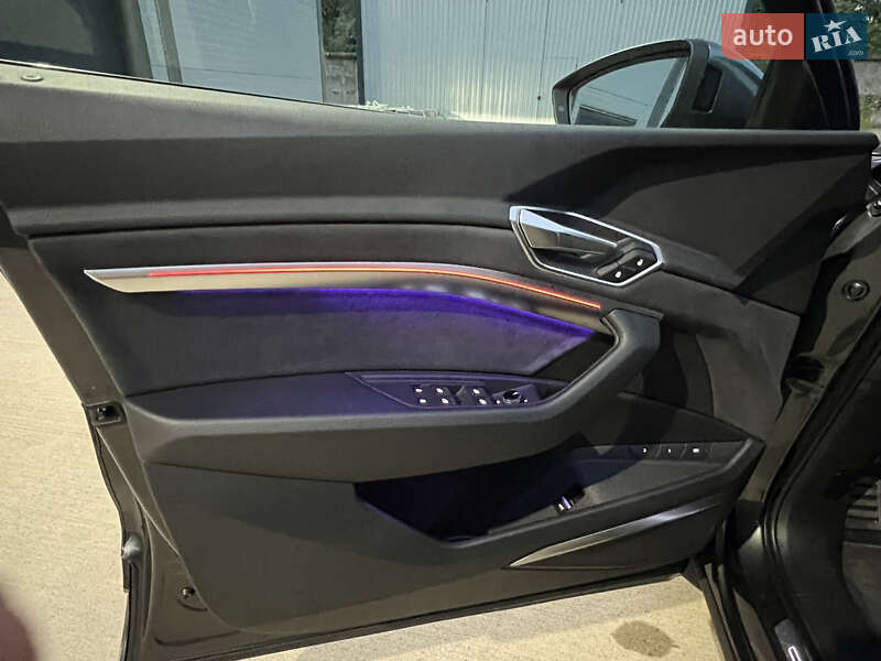 Внедорожник / Кроссовер Audi e-tron 2022 в Ровно фото 20 Внедорожник / Кроссовер Audi e-tron 2022 в Ровно