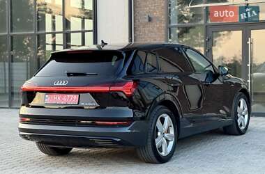 Внедорожник / Кроссовер Audi e-tron 2021 в 