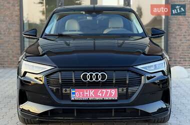 Внедорожник / Кроссовер Audi e-tron 2021 в 