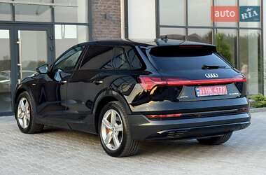 Внедорожник / Кроссовер Audi e-tron 2021 в 