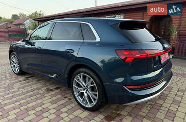 Внедорожник / Кроссовер Audi e-tron 2020 в 