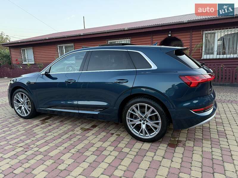Позашляховик / Кросовер Audi e-tron 2020 в Хмельницькому