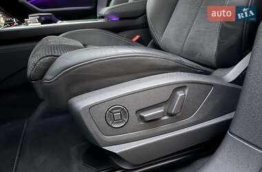 Позашляховик / Кросовер Audi e-tron 2022 в 