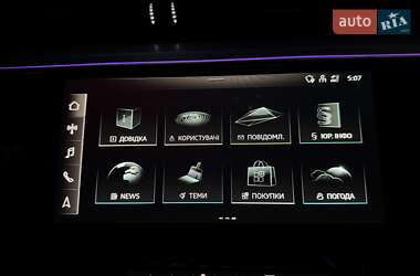 Позашляховик / Кросовер Audi e-tron 2022 в 