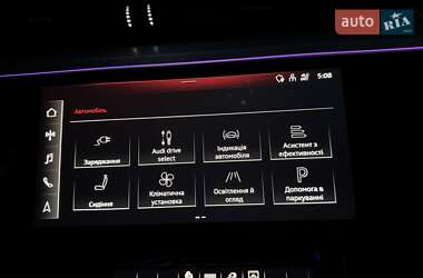 Позашляховик / Кросовер Audi e-tron 2022 в 