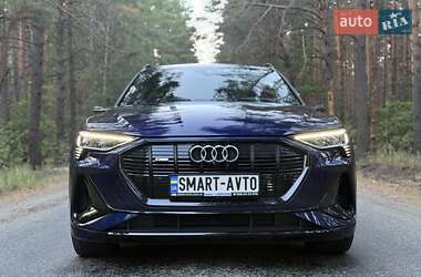 Позашляховик / Кросовер Audi e-tron 2022 в 