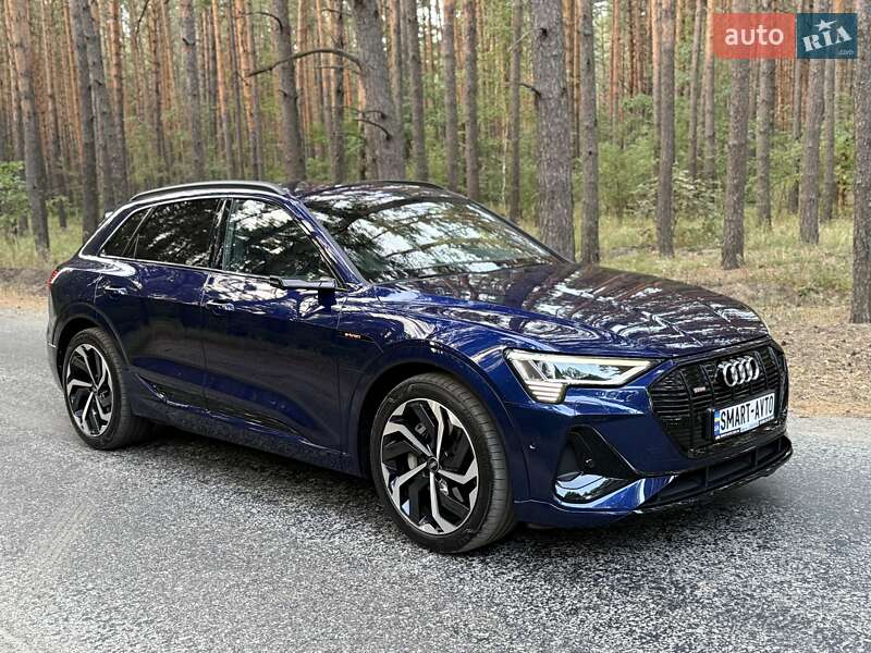 Внедорожник / Кроссовер Audi e-tron 2022 в Киеве