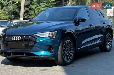 Внедорожник / Кроссовер Audi e-tron 2021 в 