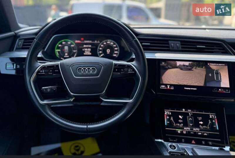Позашляховик / Кросовер Audi e-tron 2021 в Чернівцях