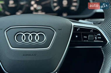 Внедорожник / Кроссовер Audi e-tron 2022 в 