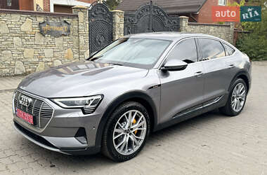 Внедорожник / Кроссовер Audi e-tron 2023 в 