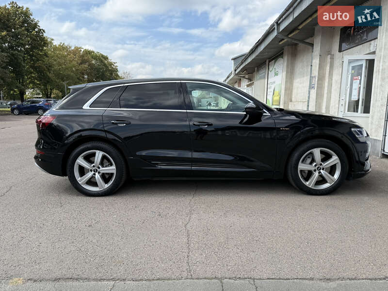 Позашляховик / Кросовер Audi e-tron 2021 в Львові