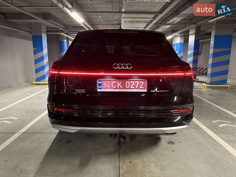 Позашляховик / Кросовер Audi e-tron 2021 в Львові
