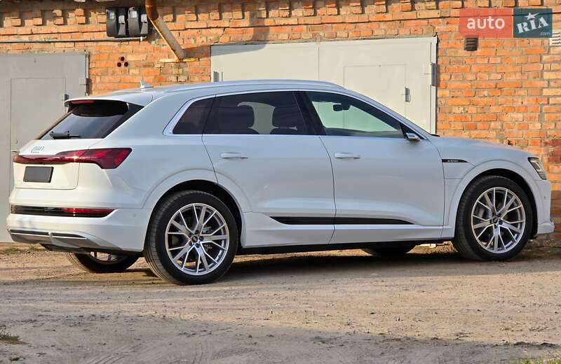 Внедорожник / Кроссовер Audi e-tron 2022 в Житомире