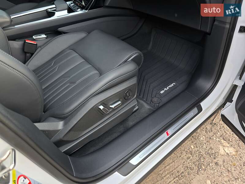 Внедорожник / Кроссовер Audi e-tron 2022 в Житомире