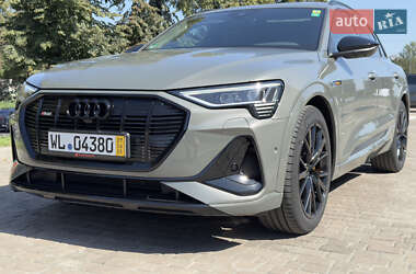 Внедорожник / Кроссовер Audi e-tron 2023 в 