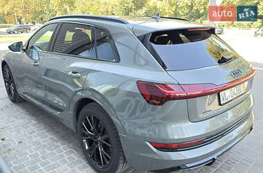 Внедорожник / Кроссовер Audi e-tron 2023 в 