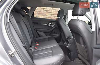 Внедорожник / Кроссовер Audi e-tron 2019 в 