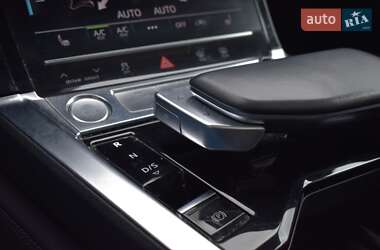 Внедорожник / Кроссовер Audi e-tron 2019 в 