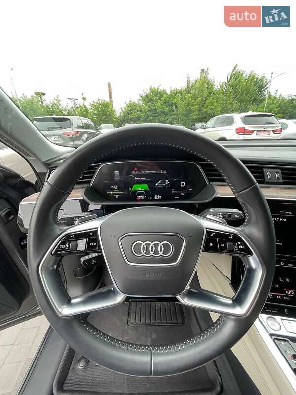 Позашляховик / Кросовер Audi e-tron 2019 в Львові