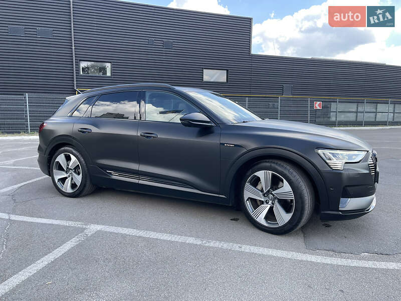 Внедорожник / Кроссовер Audi e-tron 2019 в Львове