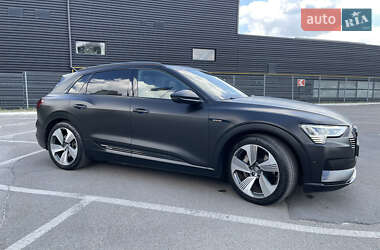 Позашляховик / Кросовер Audi e-tron 2019 в 
