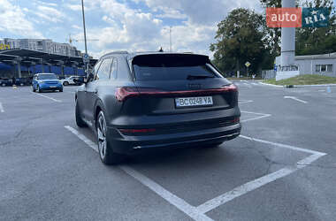 Позашляховик / Кросовер Audi e-tron 2019 в 