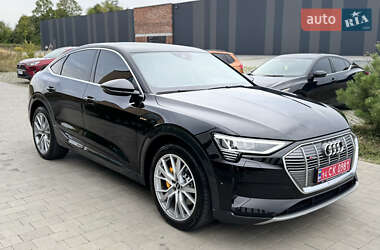 Внедорожник / Кроссовер Audi e-tron 2023 в 