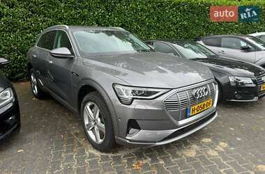 Внедорожник / Кроссовер Audi e-tron 2019 в 