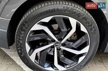 Позашляховик / Кросовер Audi e-tron 2021 в 