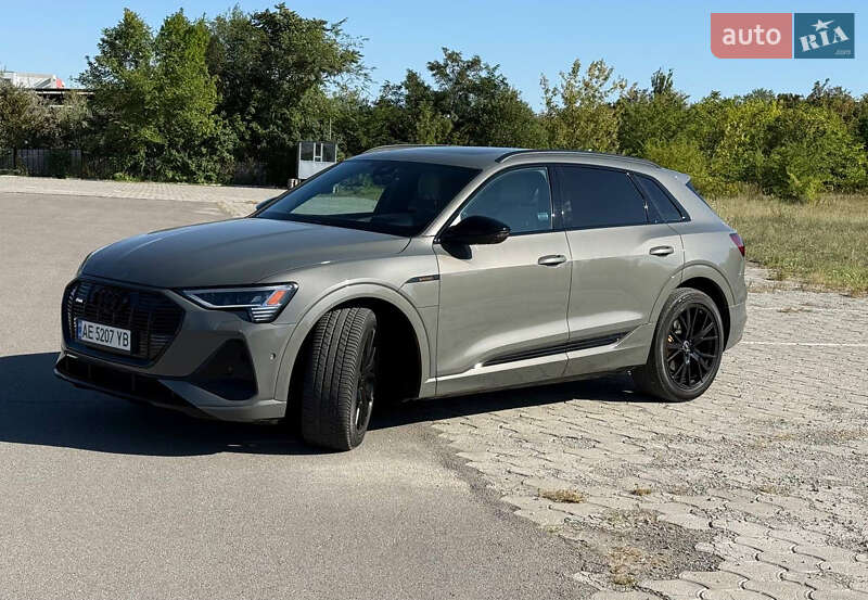 Audi e-tron 2022