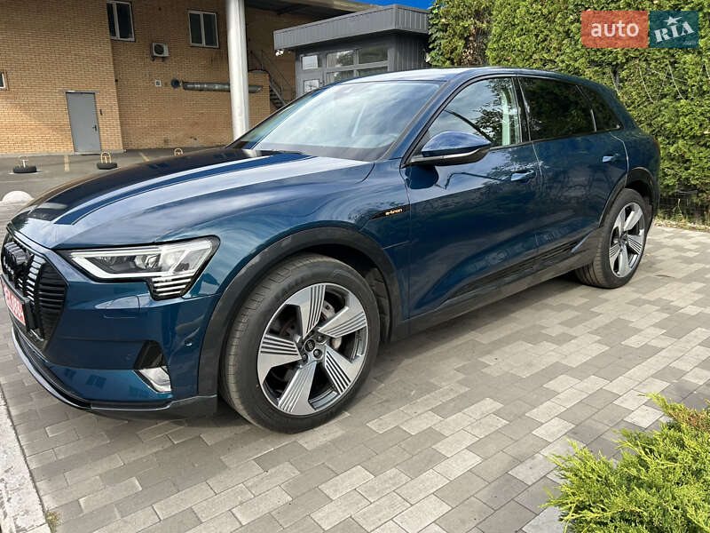 Позашляховик / Кросовер Audi e-tron 2022 в Києві