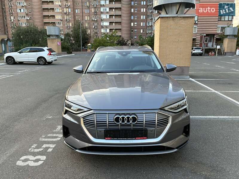 Audi e-tron 2022