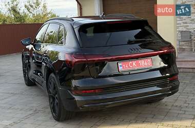 Позашляховик / Кросовер Audi e-tron 2019 в 