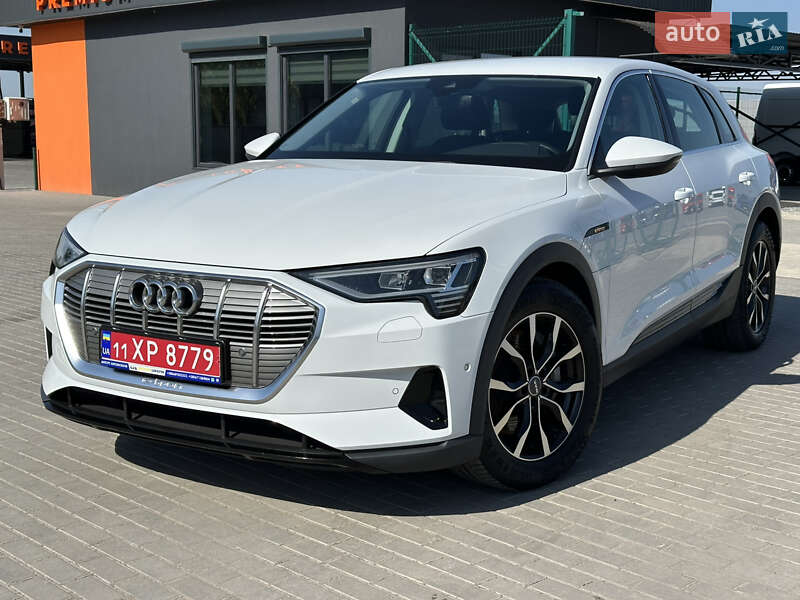 Внедорожник / Кроссовер Audi e-tron 2020 в 
