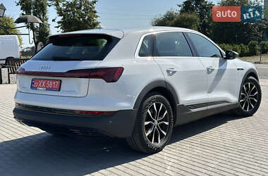 Внедорожник / Кроссовер Audi e-tron 2020 в 