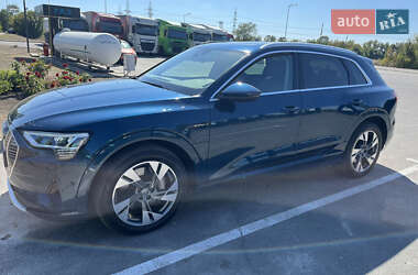 Внедорожник / Кроссовер Audi e-tron 2020 в 