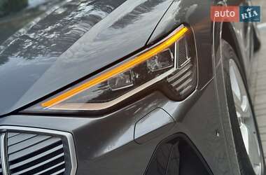 Внедорожник / Кроссовер Audi e-tron 2021 в 
