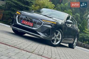 Внедорожник / Кроссовер Audi e-tron 2021 в 