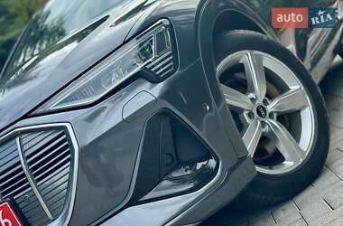 Внедорожник / Кроссовер Audi e-tron 2021 в 